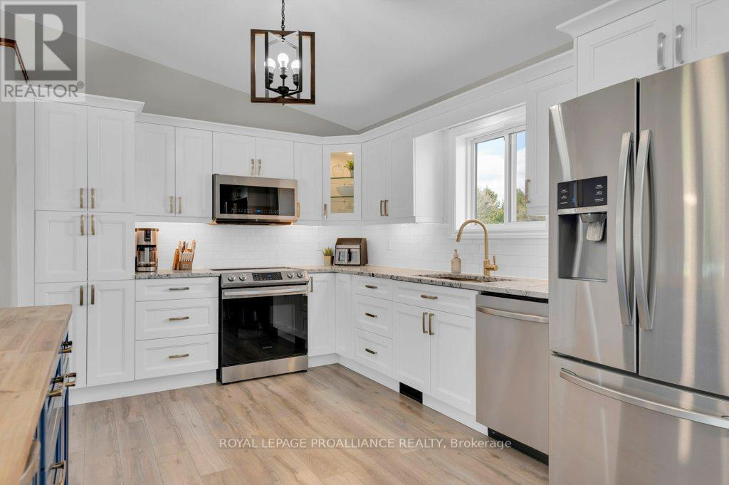 1640 Carman Road, Quinte West, Ontario  K8V 5P4 - Photo 17 - X12332739