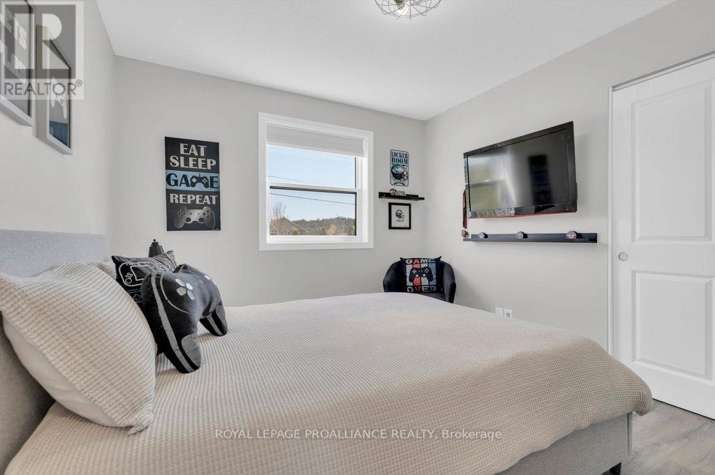 1640 Carman Road, Quinte West, Ontario  K8V 5P4 - Photo 20 - X12332739