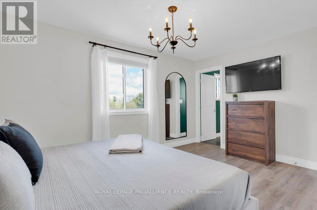 1640 Carman Road, Quinte West, Ontario  K8V 5P4 - Photo 24 - X12332739