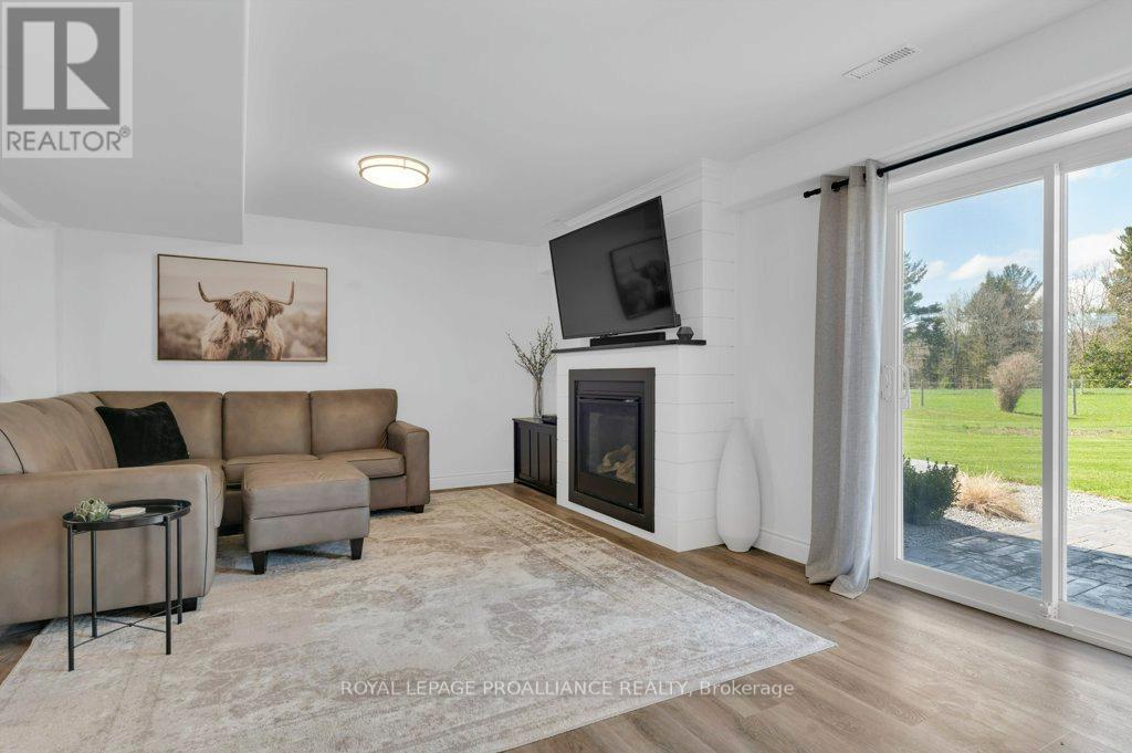 1640 Carman Road, Quinte West, Ontario  K8V 5P4 - Photo 25 - X12332739