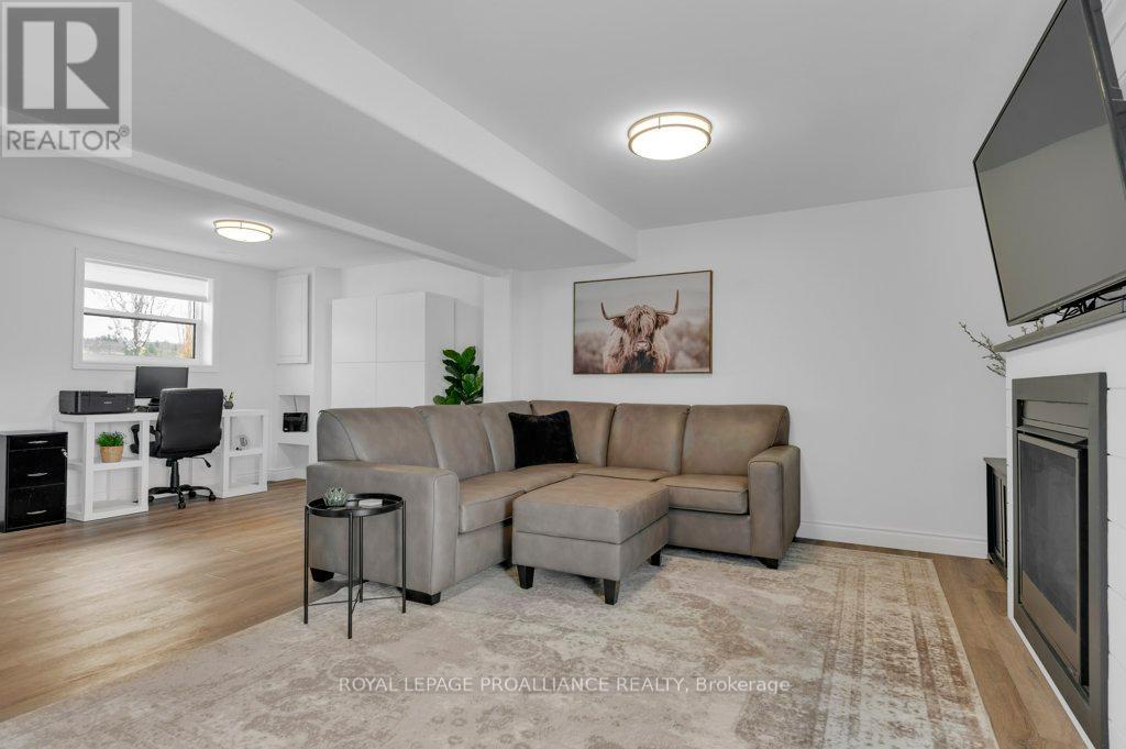 1640 Carman Road, Quinte West, Ontario  K8V 5P4 - Photo 26 - X12332739