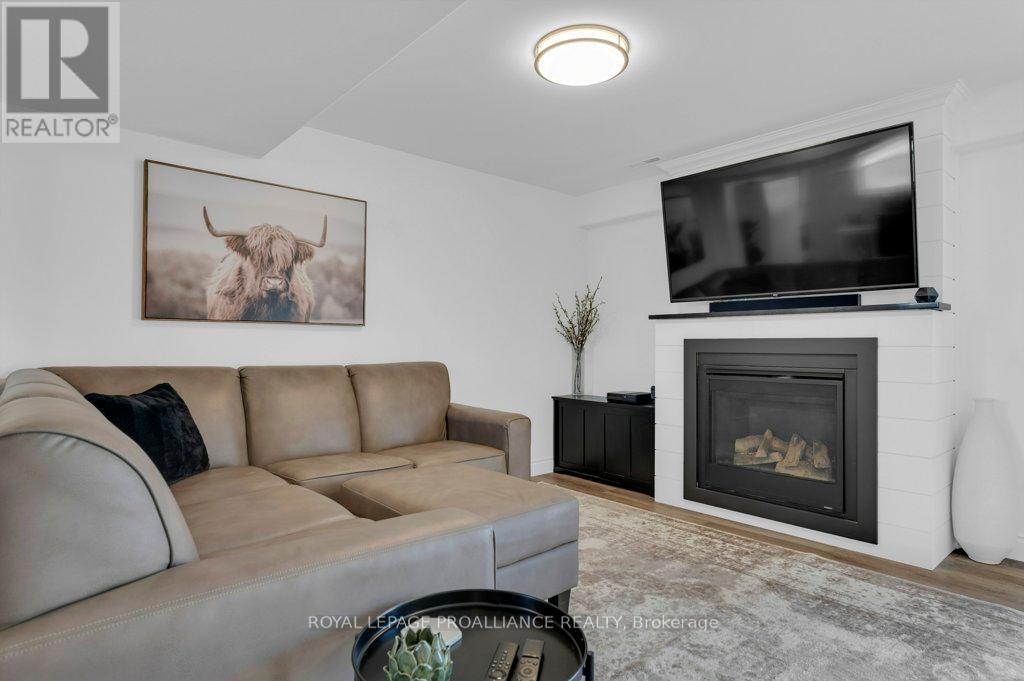 1640 Carman Road, Quinte West, Ontario  K8V 5P4 - Photo 27 - X12332739