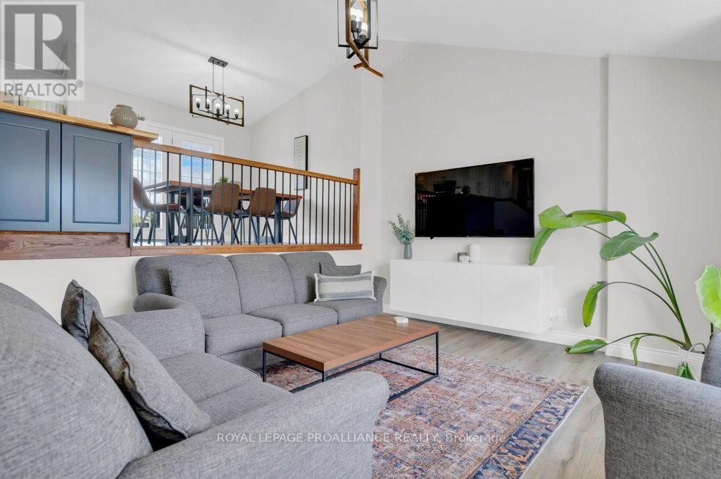 1640 Carman Road, Quinte West, Ontario  K8V 5P4 - Photo 9 - X12332739