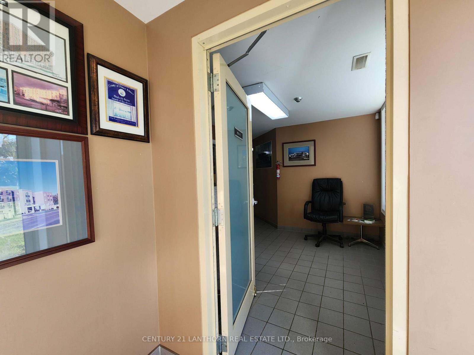 640 Dundas Street E, Belleville, Ontario  K8N 1G7 - Photo 33 - X12332817