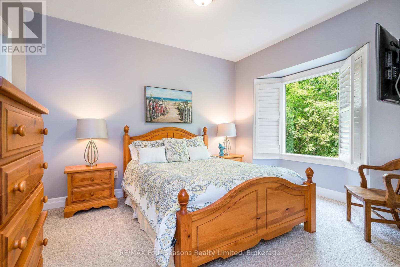114 - 184 Snowbridge Way, Blue Mountains, Ontario  L9Y 0V1 - Photo 14 - X12332797