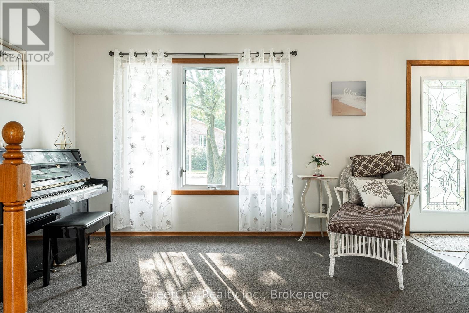 31 Cobourg Street, West Perth, Ontario  N0K 1N0 - Photo 8 - X12332828