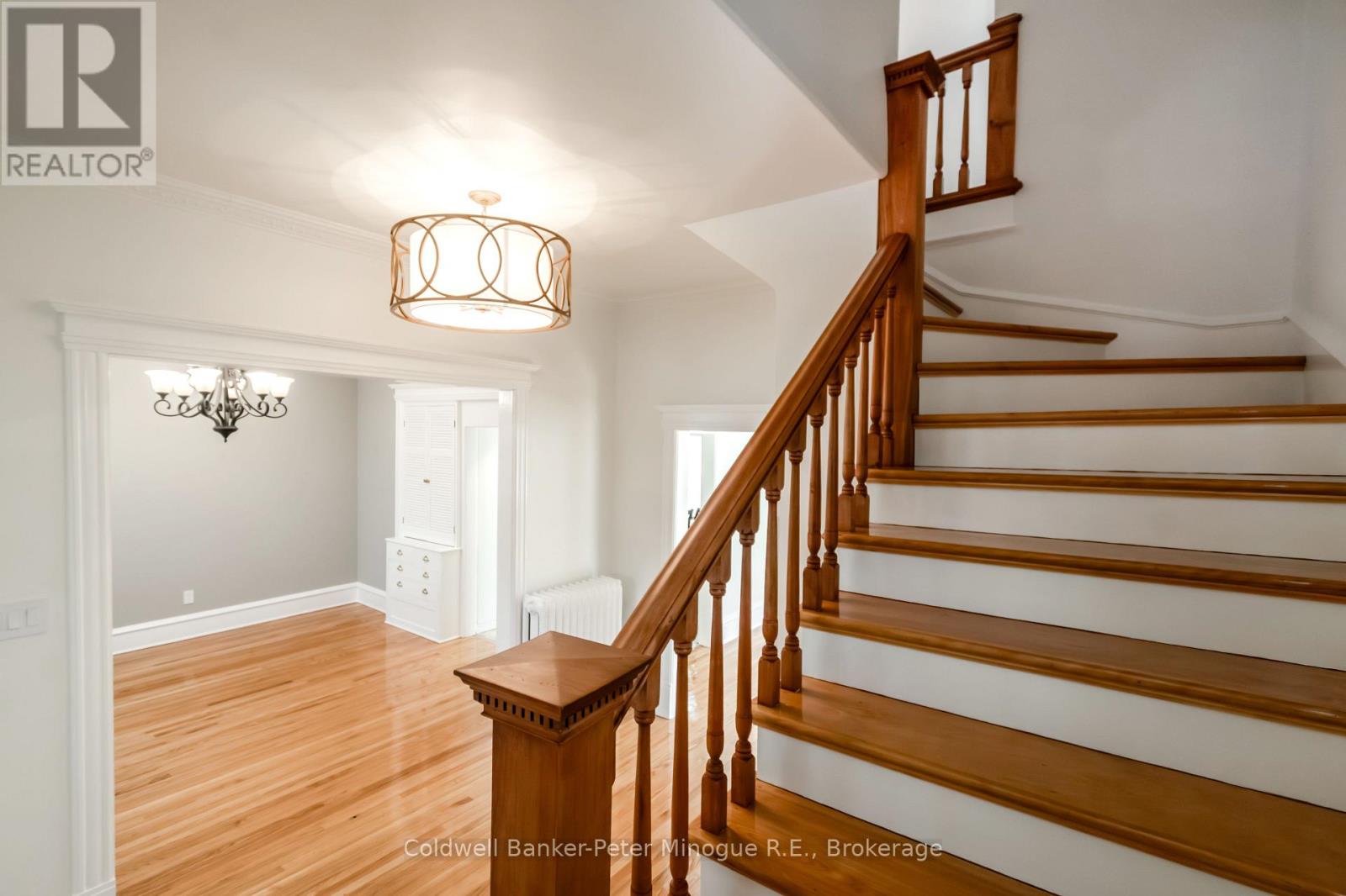 Property at 564 COPELAND STREET image 3