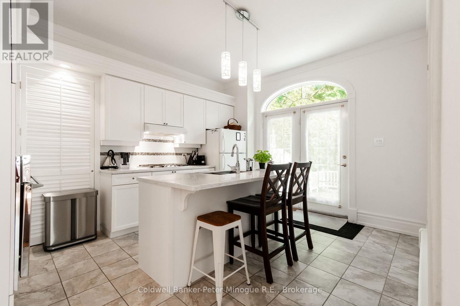 Property at 564 COPELAND STREET image 4