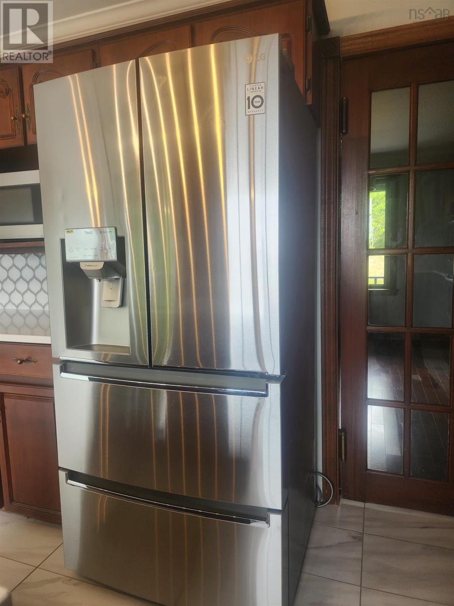 221 Hillside Drive, Boutiliers Point, Nova Scotia  B3Z 1W9 - Photo 10 - 202519860