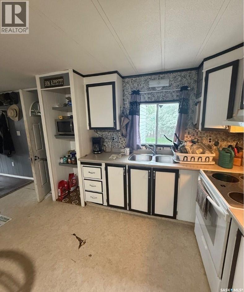 251 30th Street W, Battleford, Saskatchewan  S0M 0E0 - Photo 3 - SK014999