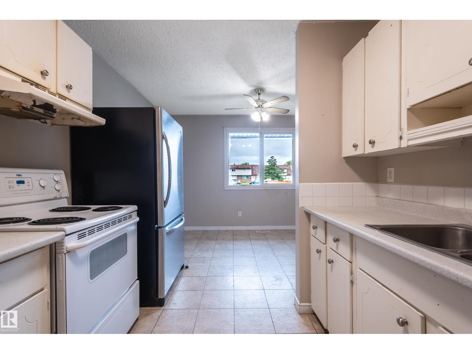 Property at 13341 47 ST NW image 4