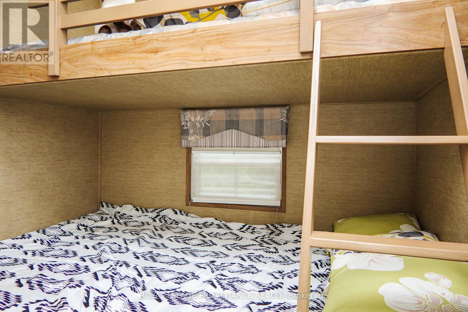 26 Beach View Lane - 486 County Road 18, Prince Edward County, Ontario K0K 1P0 - Photo 9 - X12332725