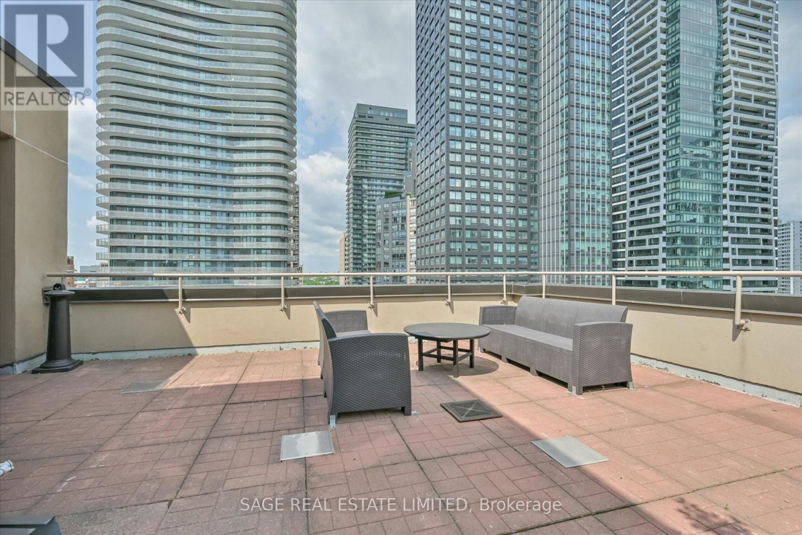 413 - 555 Yonge Street, Toronto, Ontario  M4Y 3A6 - Photo 23 - C12332690