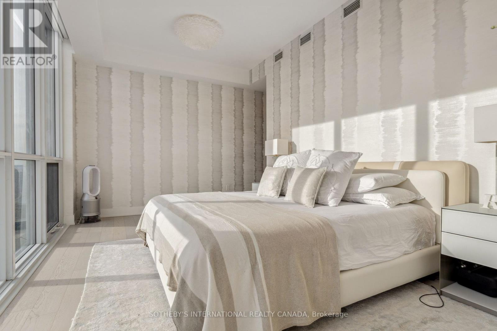 5405 - 1 Yorkville Avenue, Toronto, Ontario  M4W 0B1 - Photo 13 - C12332752