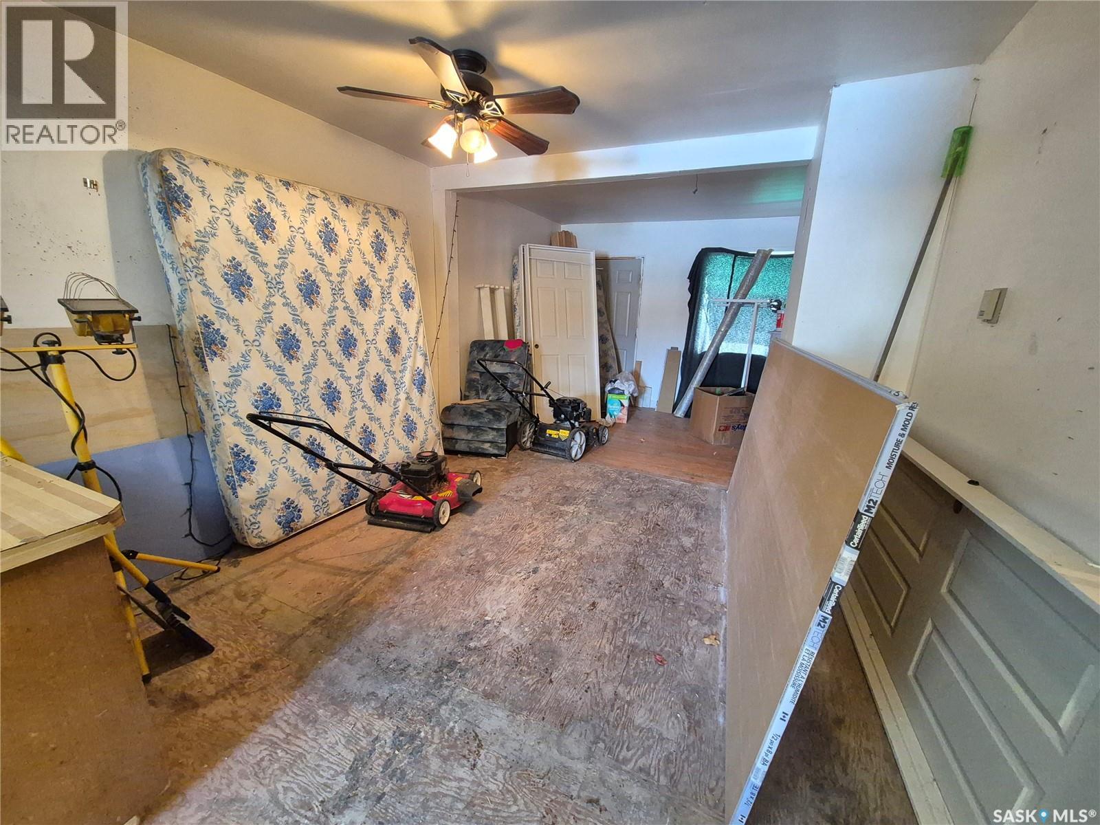517 Beckwell Avenue, Radville, Saskatchewan  S0C 2G0 - Photo 4 - SK001834
