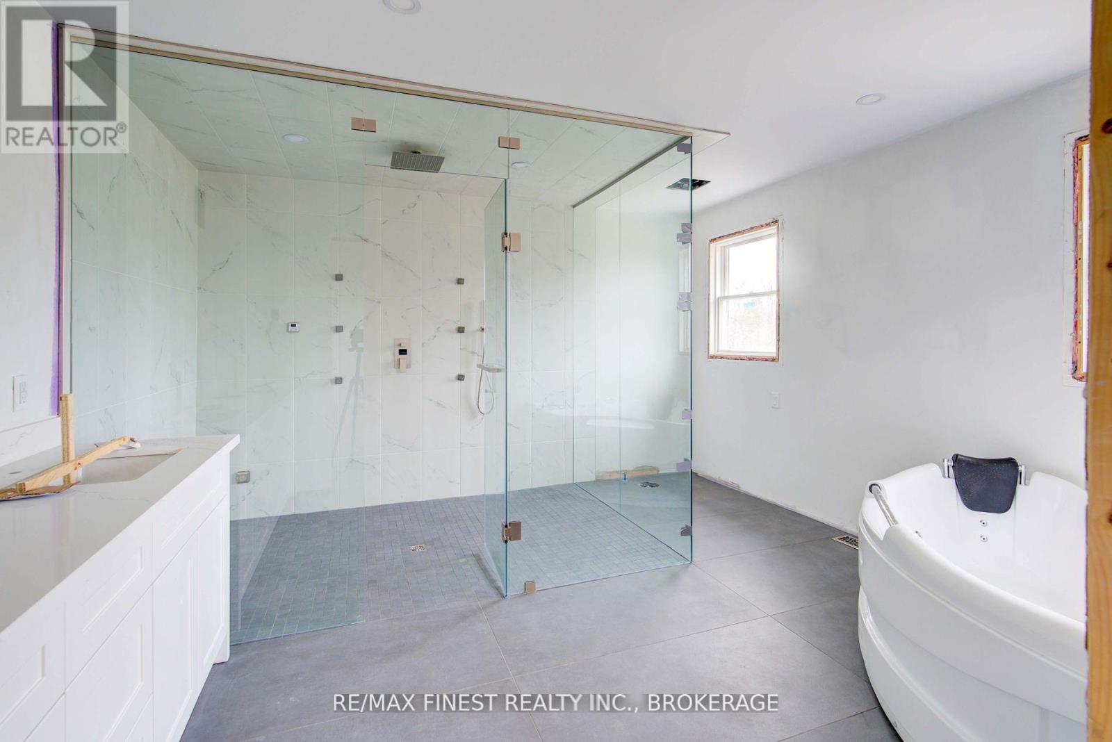 1674 South Boulevard, Kingston, Ontario  K7L 4V1 - Photo 19 - X12332910
