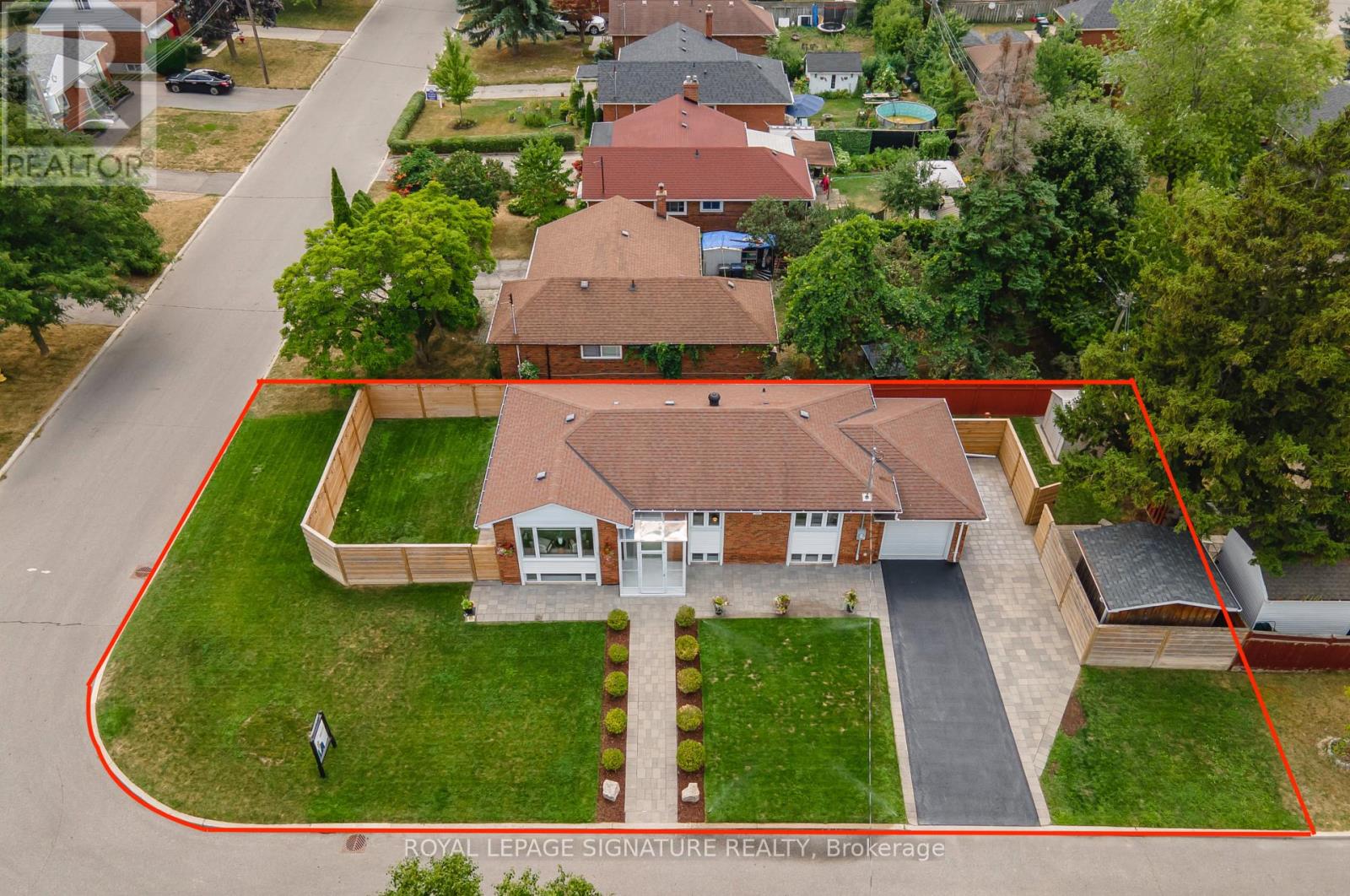 Property at 52 IVORWOOD CRESCENT image 3