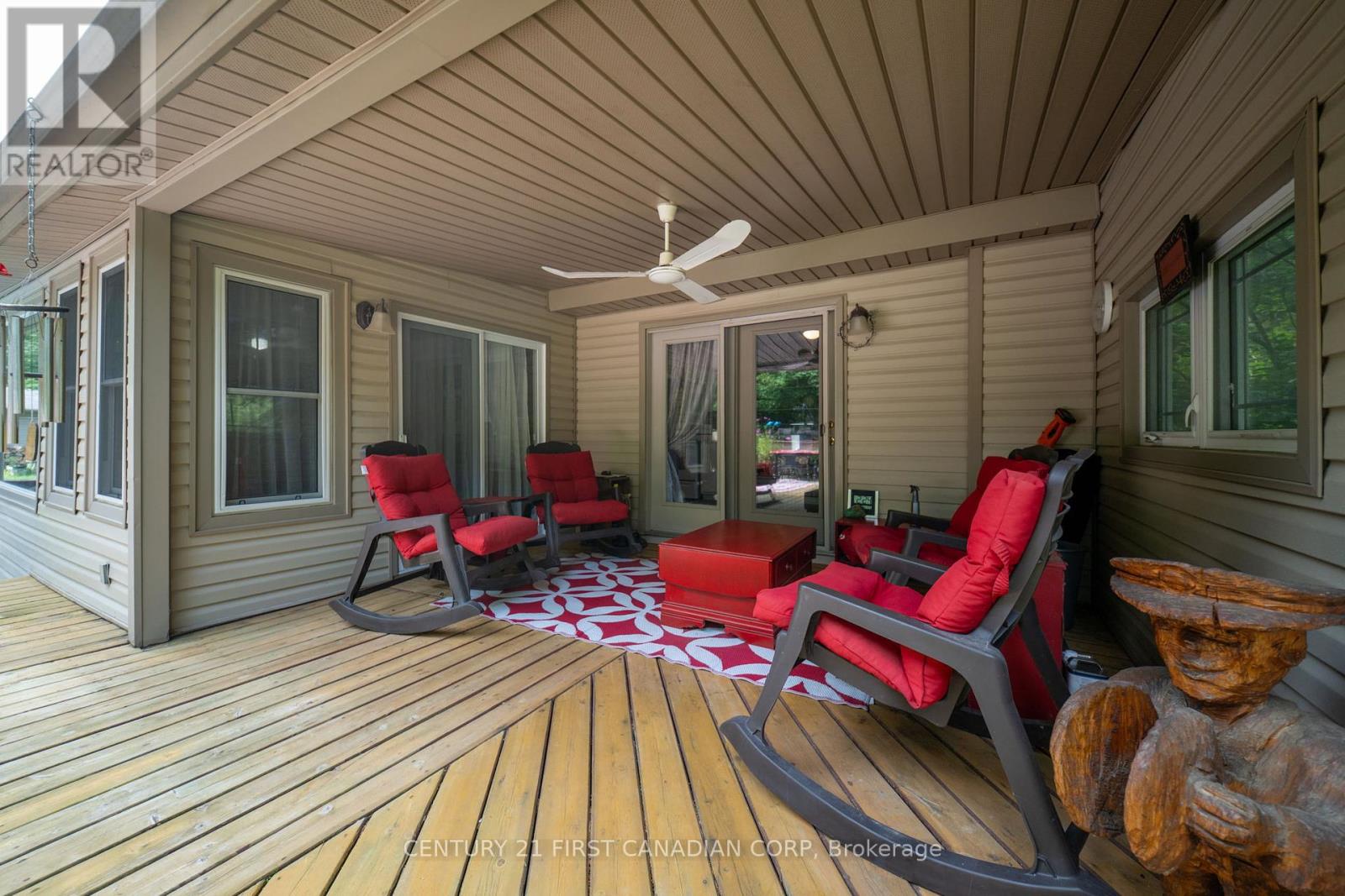 21084 Riverview Drive, Thames Centre, Ontario  N0M 2P0 - Photo 19 - X12332935
