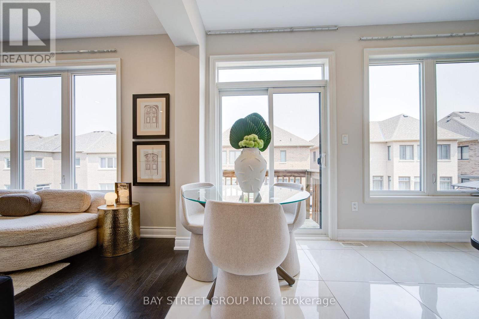 7 Yarrow Lane, East Gwillimbury, Ontario  L9N 0T4 - Photo 17 - N12332746