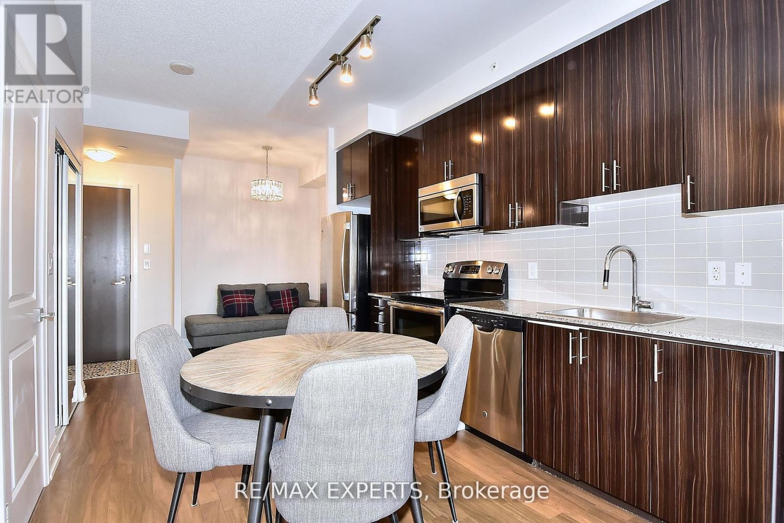 2433 - 7161 Yonge Street, Markham, Ontario  L3T 0C8 - Photo 7 - N12332818