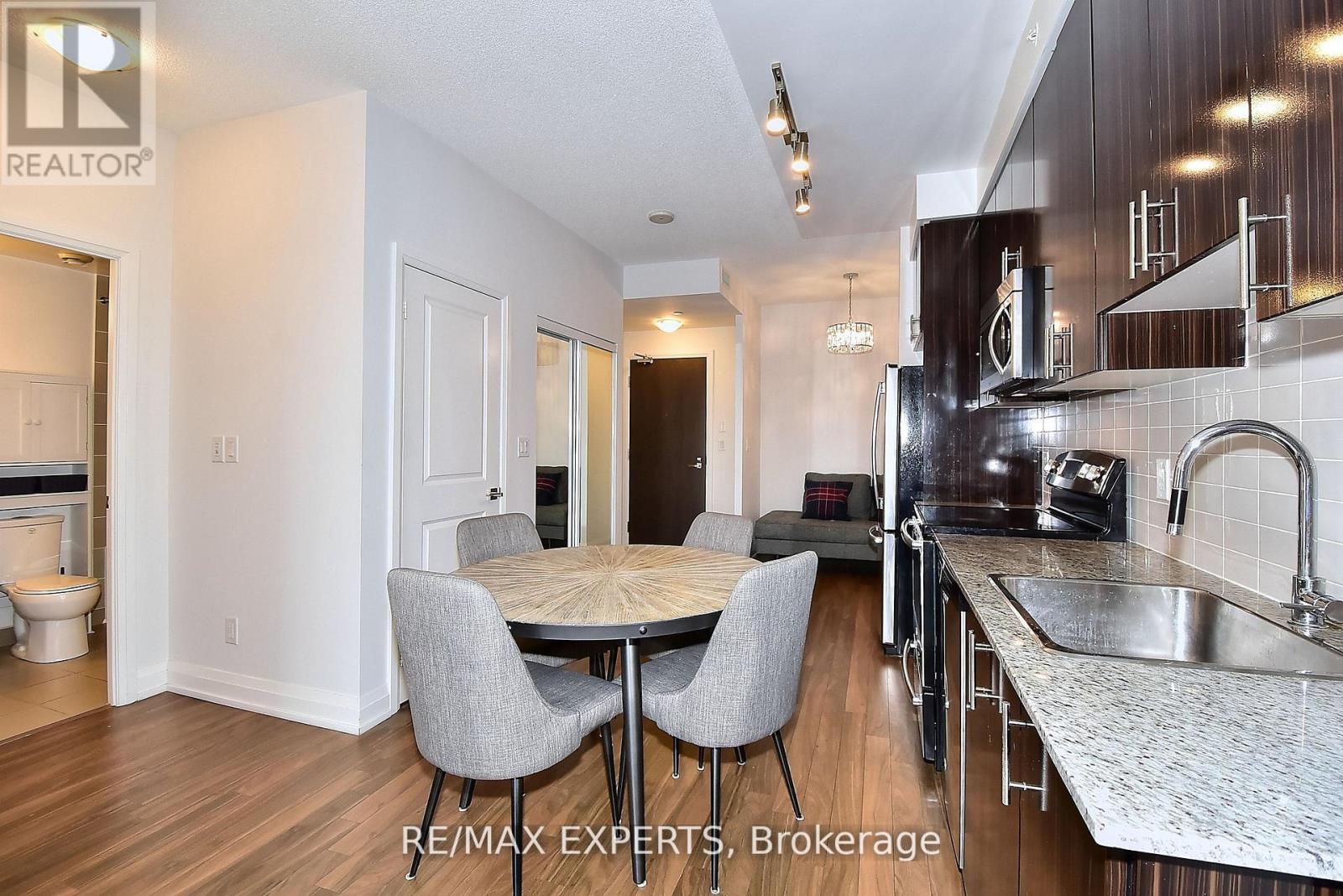 2433 - 7161 Yonge Street, Markham, Ontario  L3T 0C8 - Photo 8 - N12332818