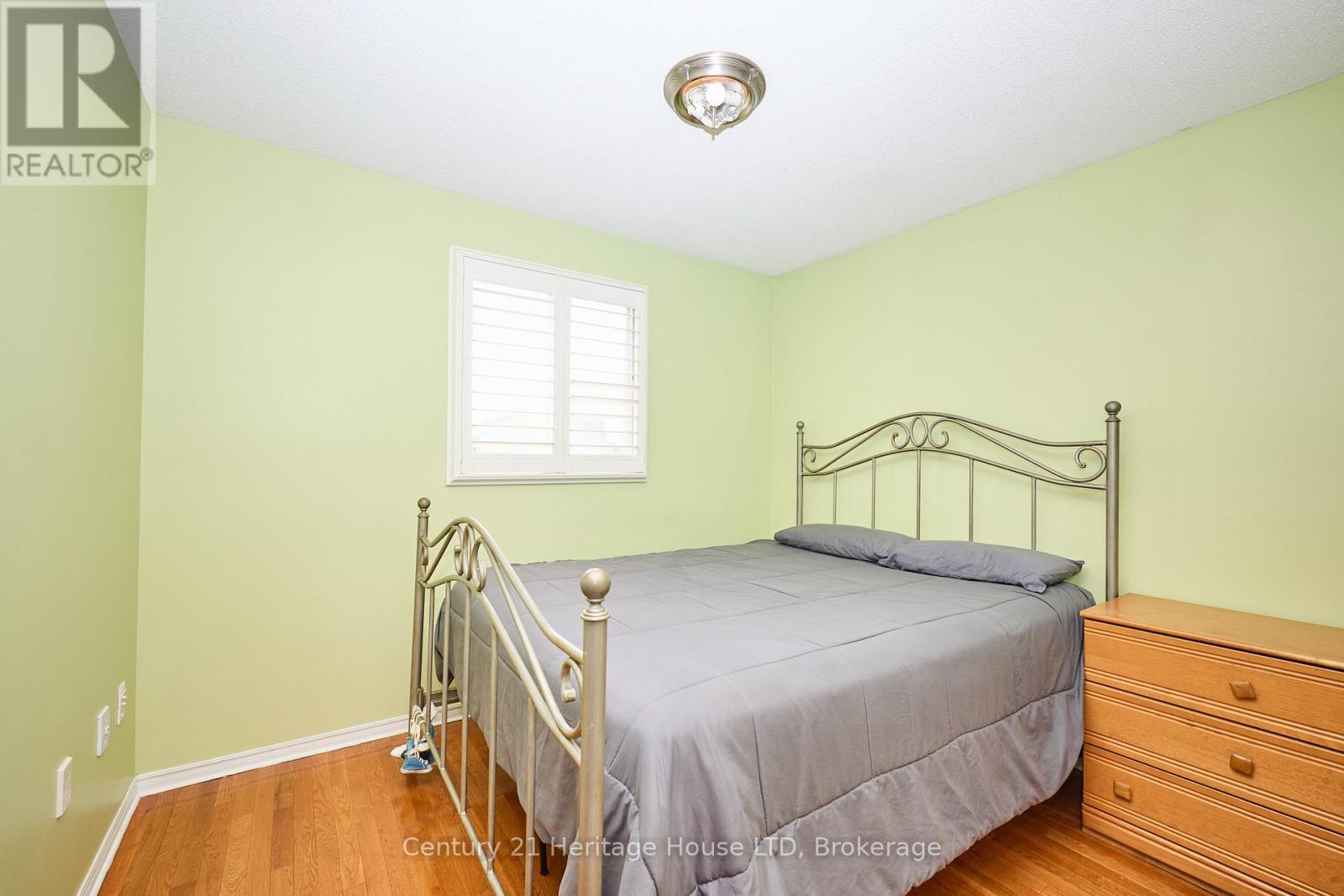 7724 Donlee Drive, Niagara Falls, Ontario  L2H 2N5 - Photo 12 - X12332917
