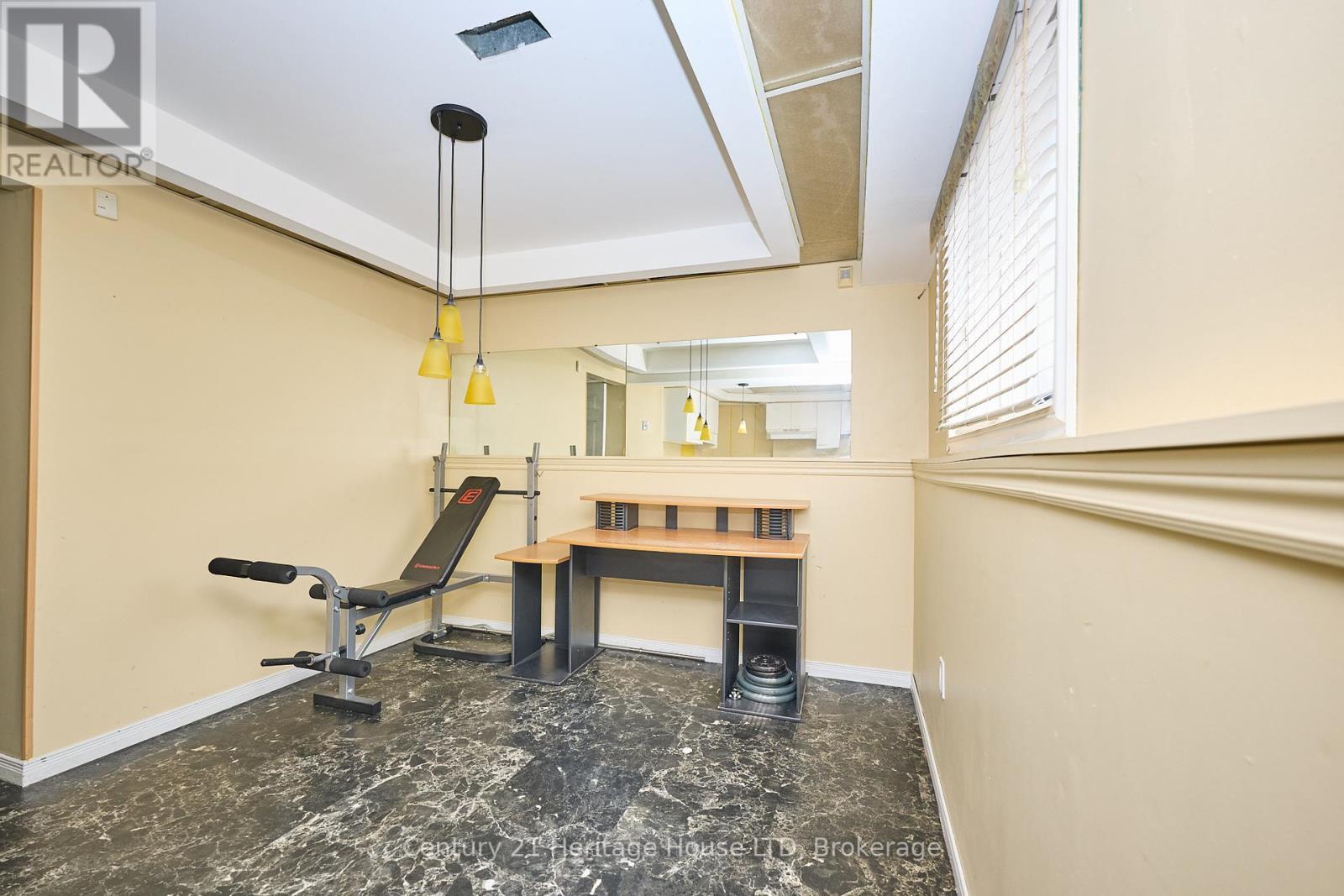 7724 Donlee Drive, Niagara Falls, Ontario  L2H 2N5 - Photo 21 - X12332917