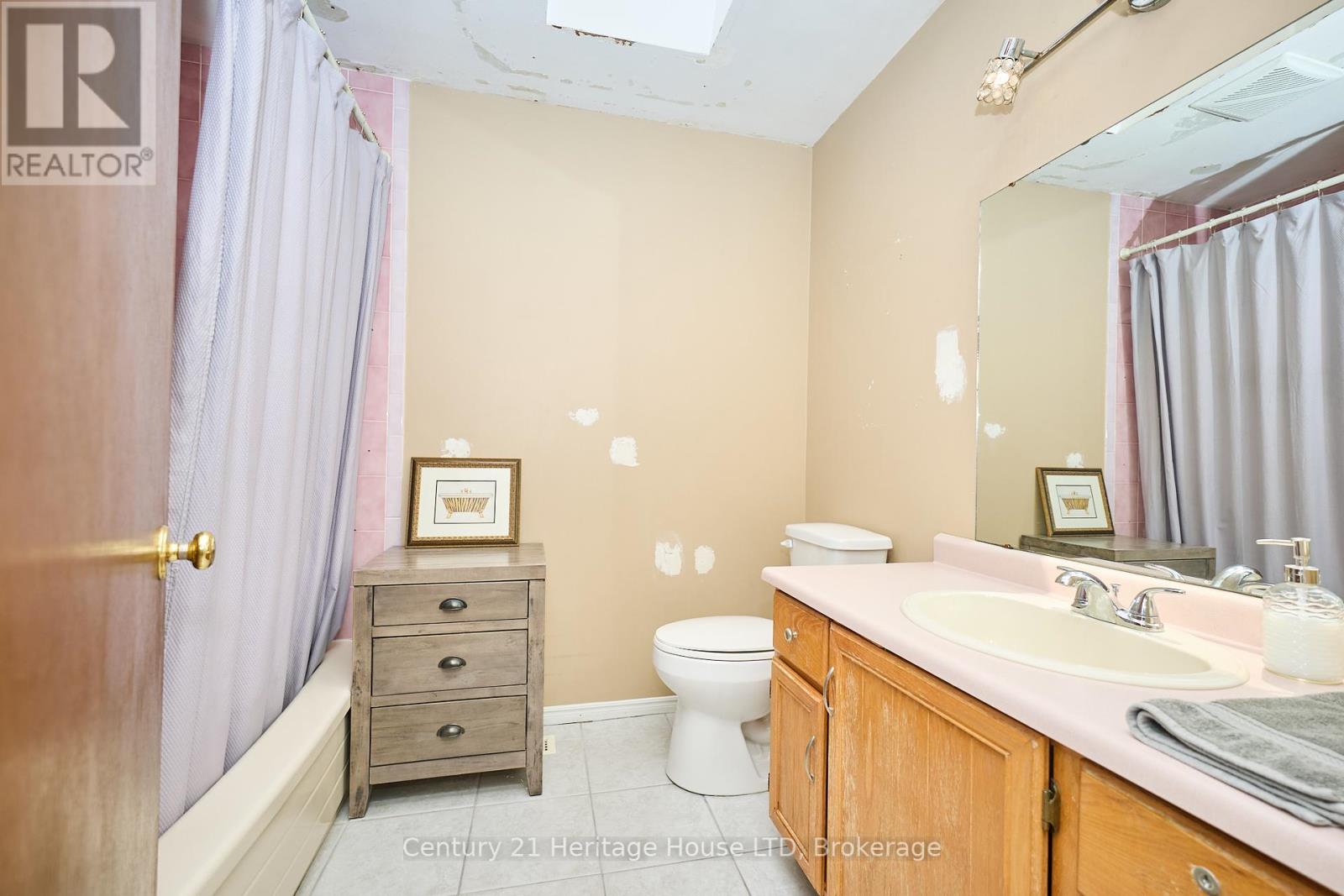 7724 Donlee Drive, Niagara Falls, Ontario  L2H 2N5 - Photo 24 - X12332917
