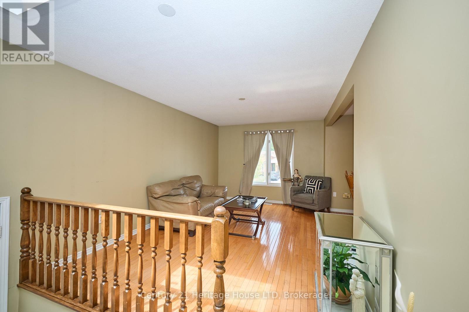 7724 Donlee Drive, Niagara Falls, Ontario  L2H 2N5 - Photo 7 - X12332917