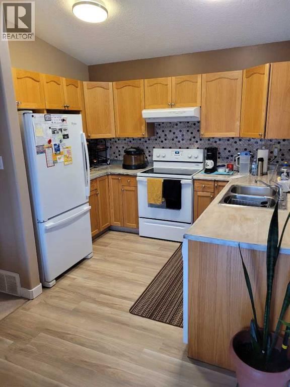 Property at 9405 Lakeland Drive image 4