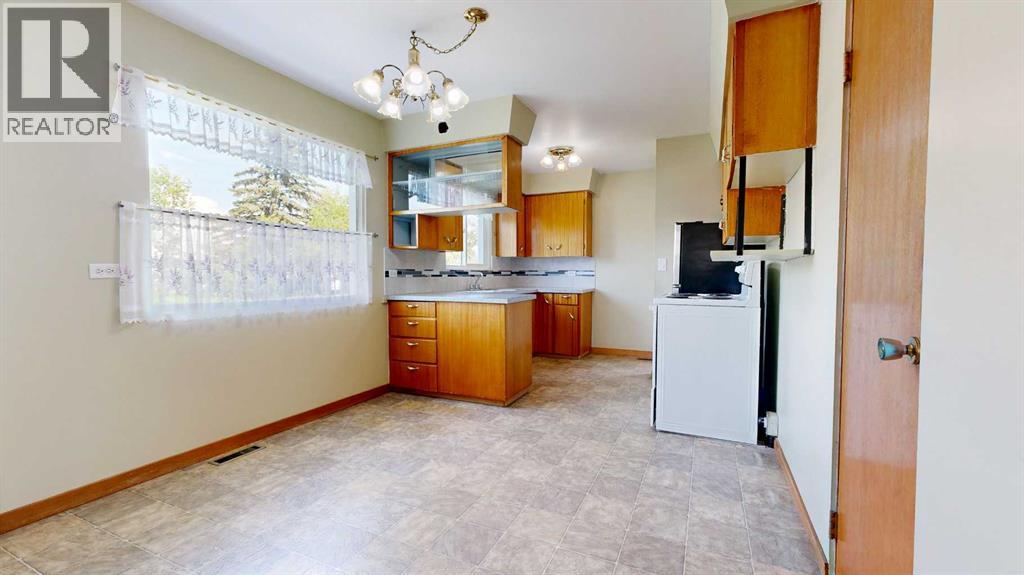 Property at 9523 99 Avenue image 5