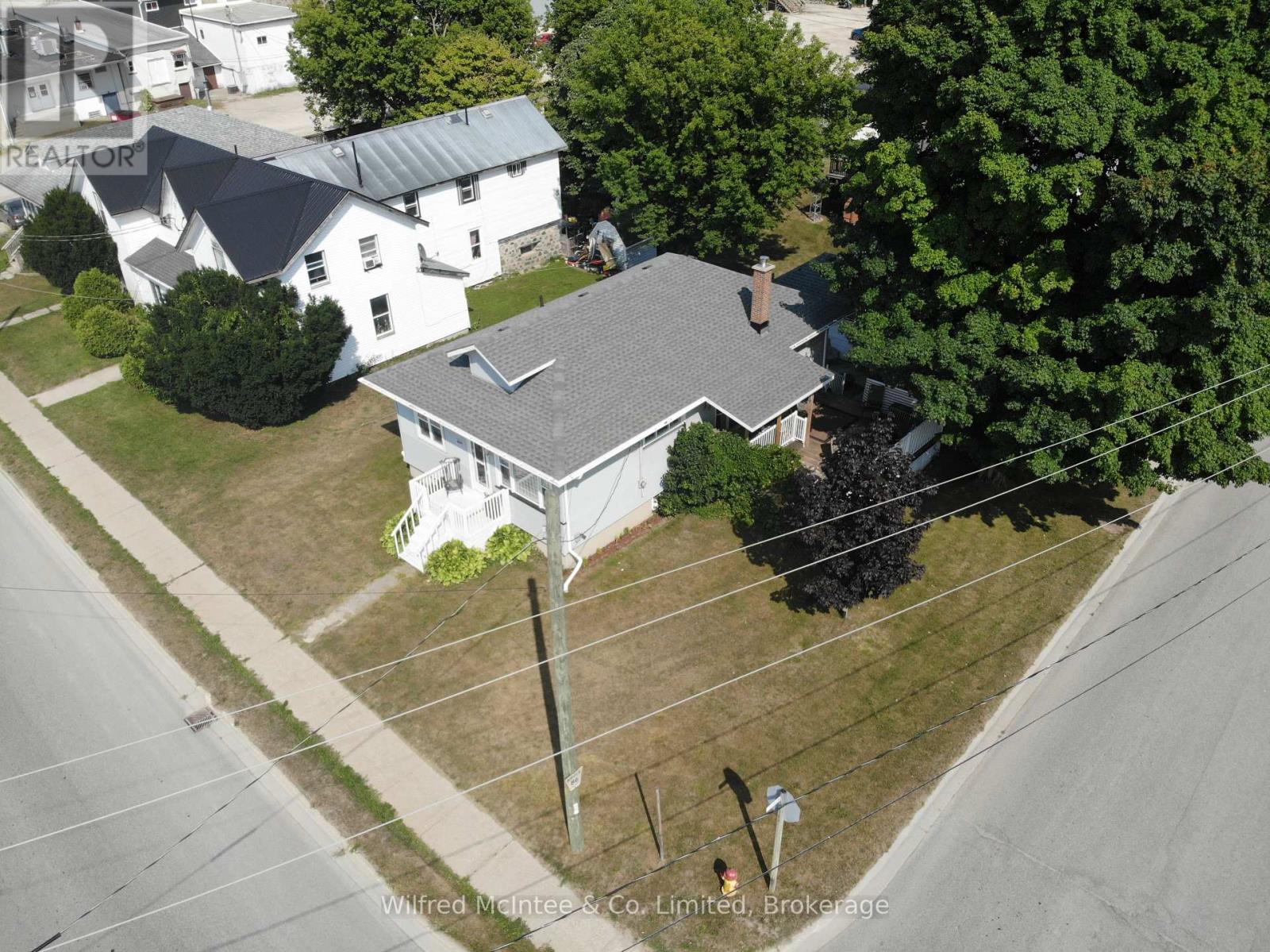 469 Ross Street, Huron-Kinloss, Ontario  N0G 2H0 - Photo 2 - X12332878
