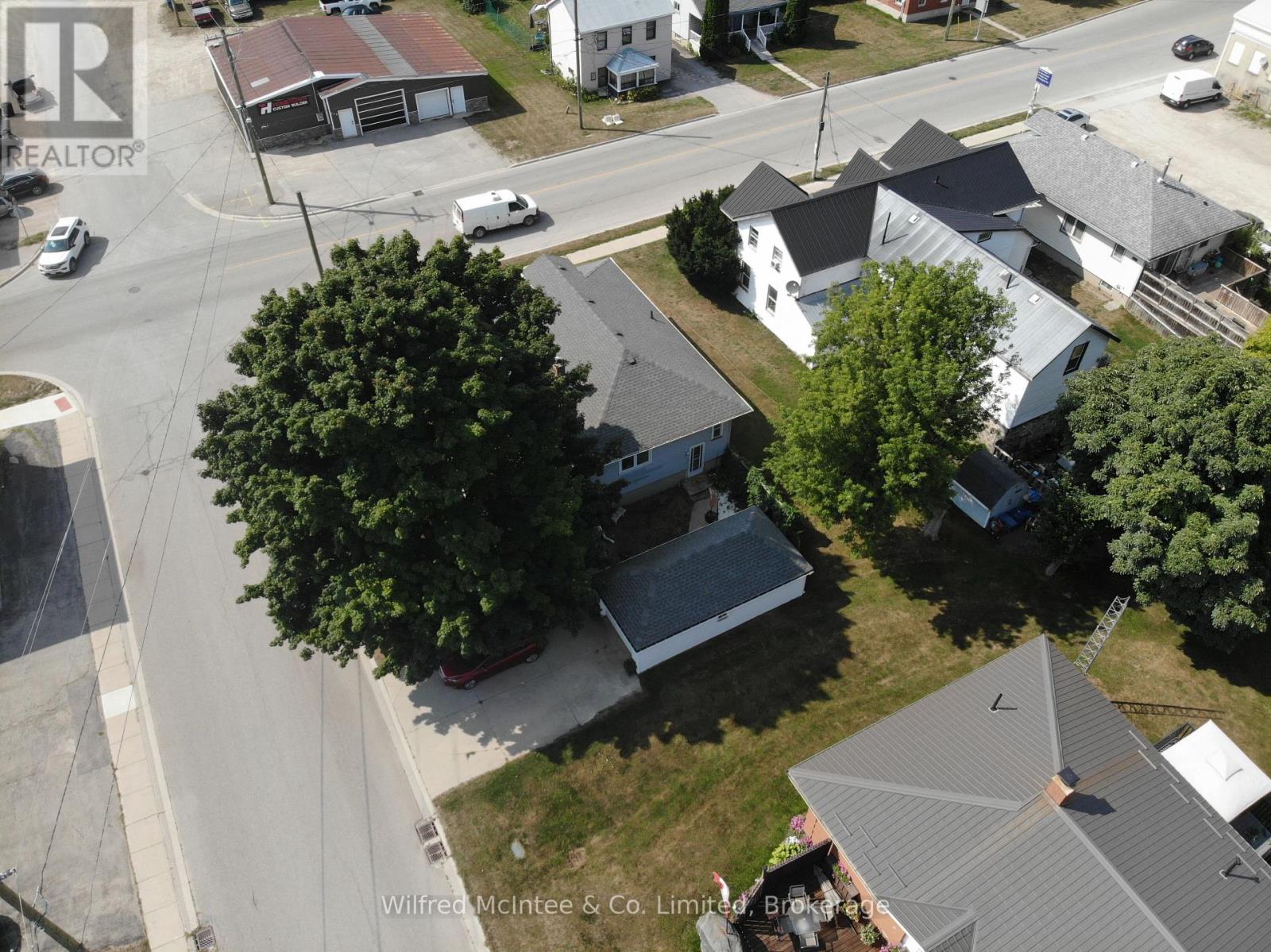 469 Ross Street, Huron-Kinloss, Ontario  N0G 2H0 - Photo 9 - X12332878
