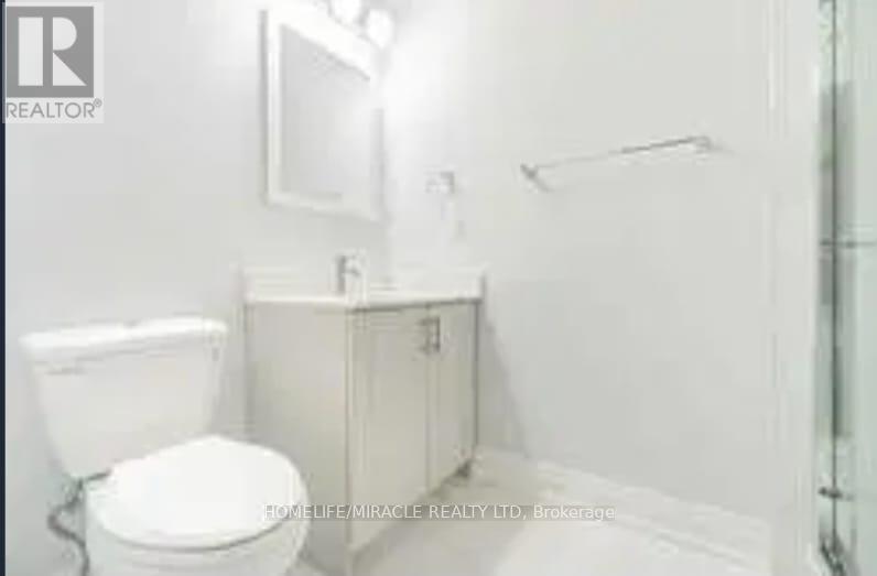150 Weybridge Trail, Brampton, Ontario  L6V 3W2 - Photo 13 - W12332740