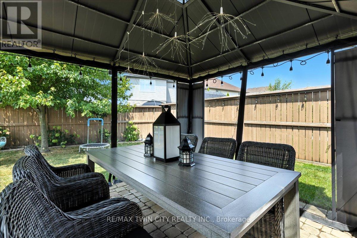 118 Banffshire Street, Kitchener, Ontario  N2R 1X1 - Photo 39 - X12332716