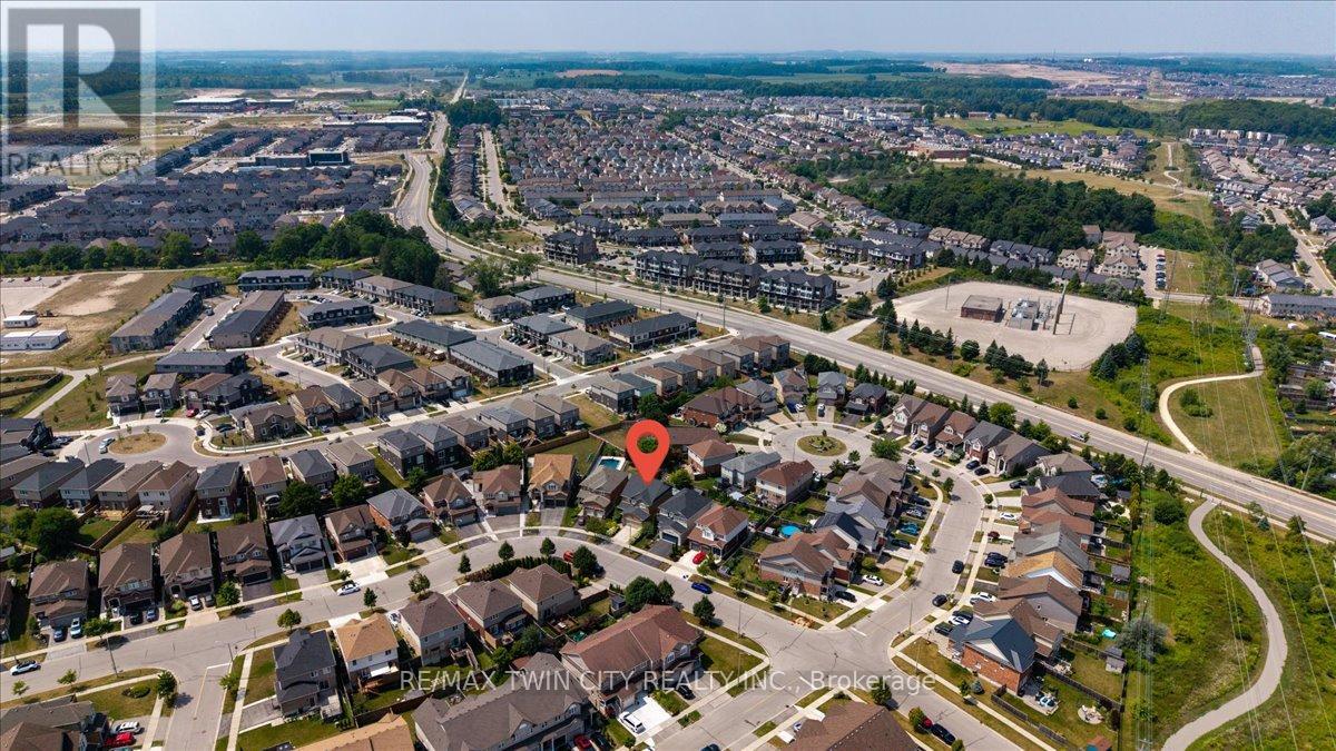118 Banffshire Street, Kitchener, Ontario  N2R 1X1 - Photo 45 - X12332716