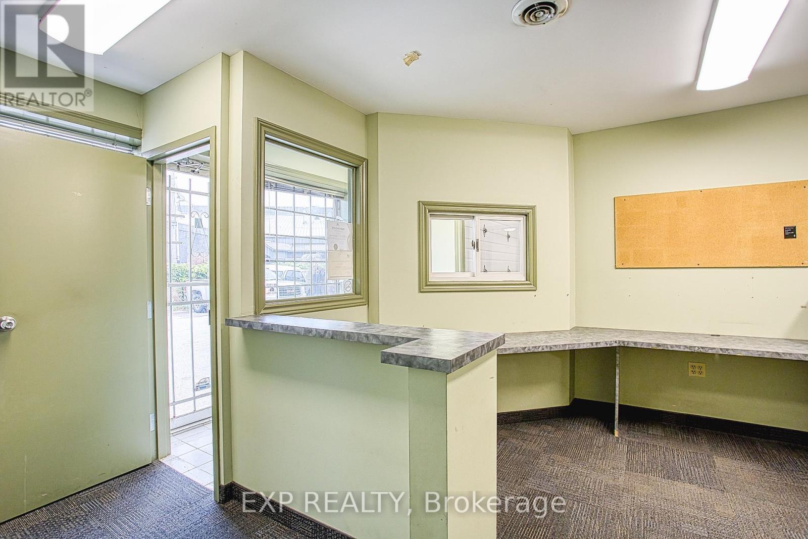 5 - 31 Bigwin Road, Hamilton, Ontario  L8W 3R3 - Photo 8 - X12332807