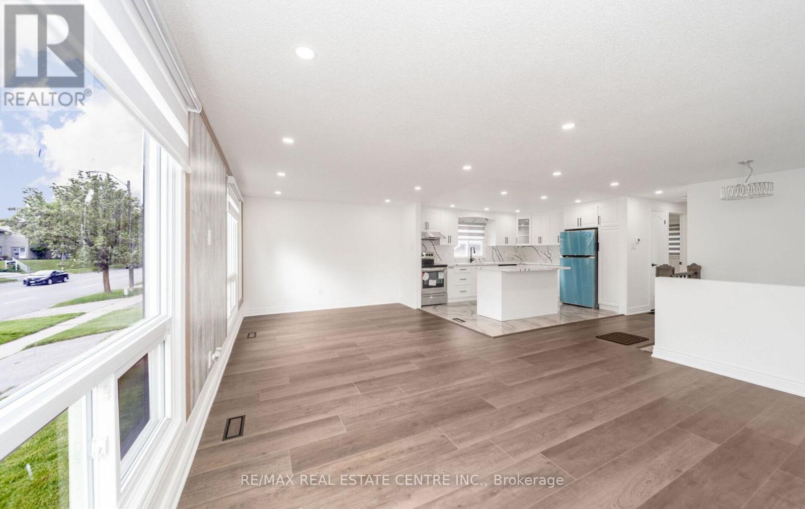211 Dunsdon Street, Brantford, Ontario  N3R 7H7 - Photo 11 - X12332821