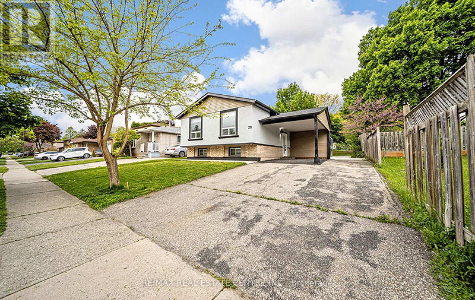 211 Dunsdon Street, Brantford, Ontario  N3R 7H7 - Photo 2 - X12332821