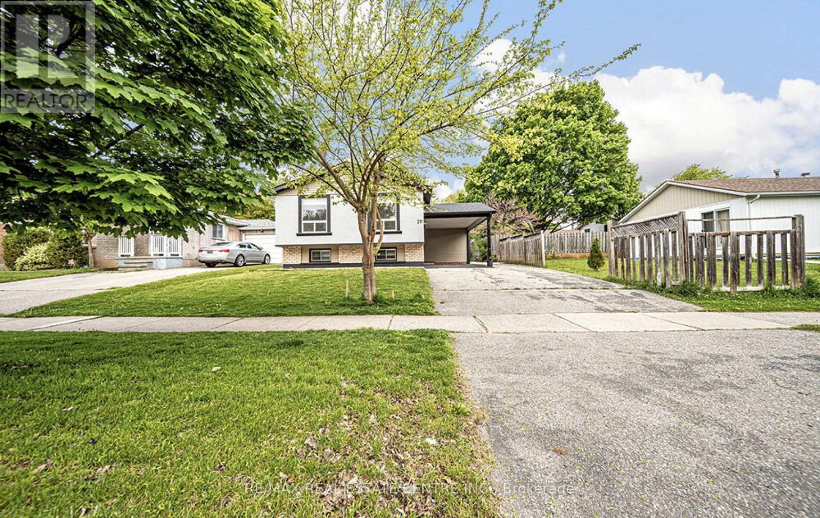 211 Dunsdon Street, Brantford, Ontario  N3R 7H7 - Photo 3 - X12332821