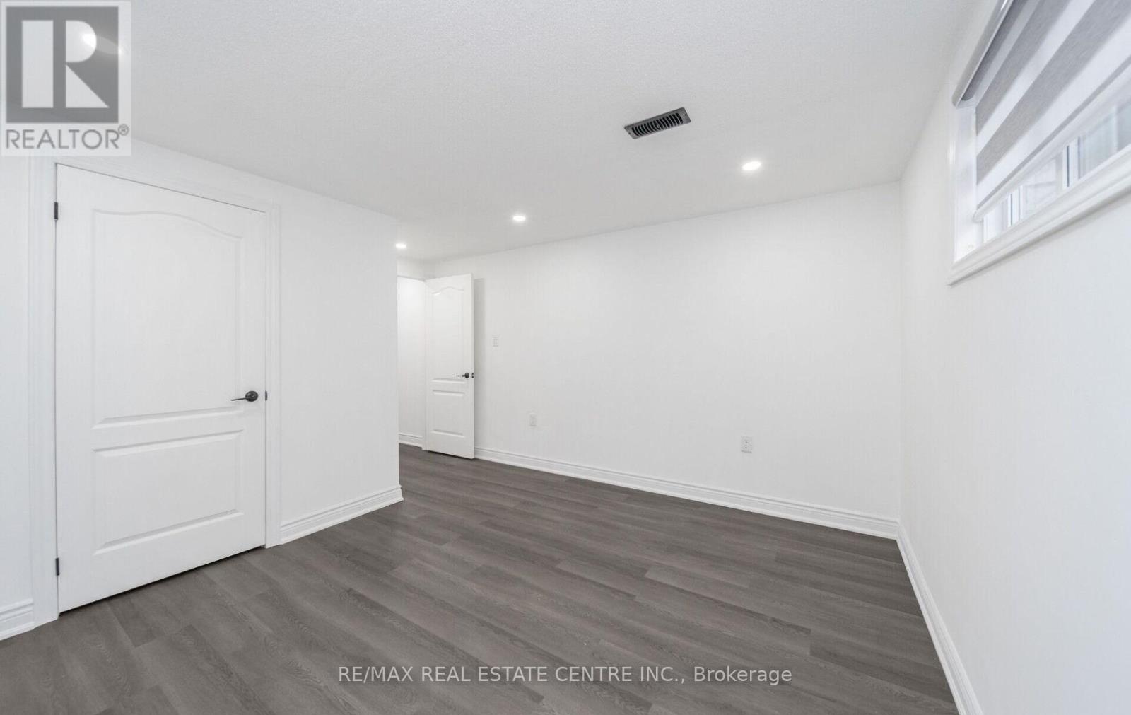 211 Dunsdon Street, Brantford, Ontario  N3R 7H7 - Photo 41 - X12332821