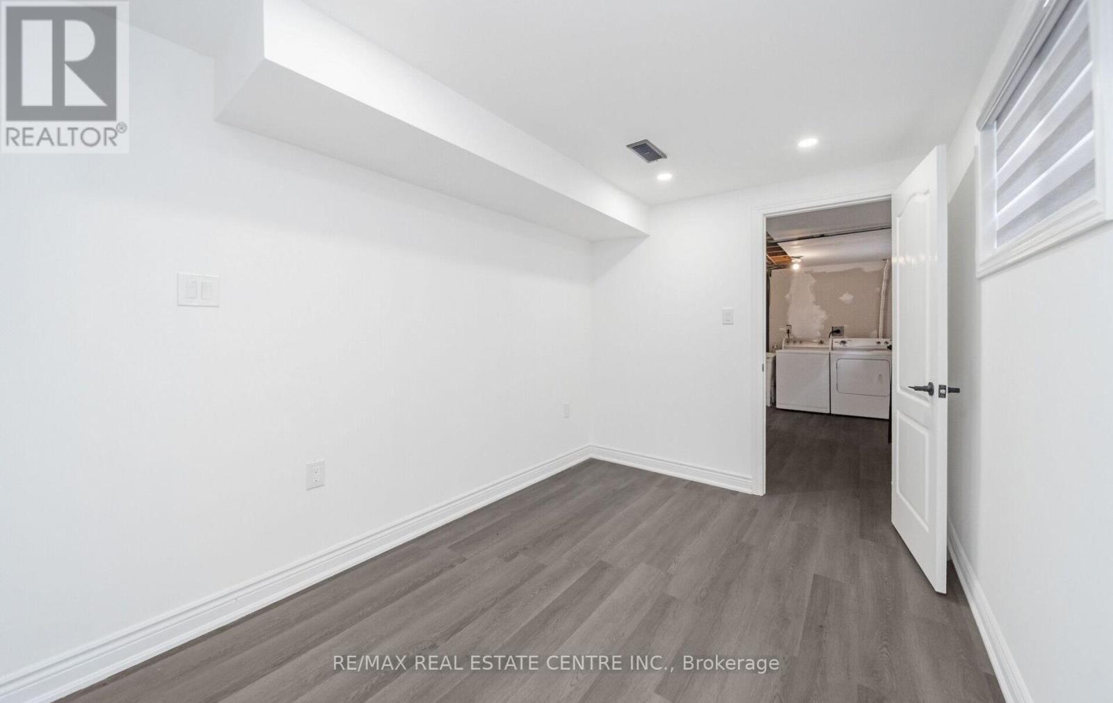 211 Dunsdon Street, Brantford, Ontario  N3R 7H7 - Photo 43 - X12332821