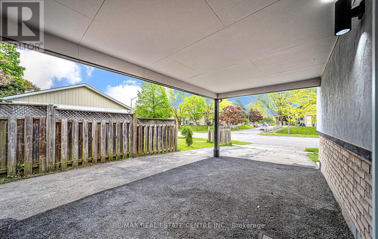 211 Dunsdon Street, Brantford, Ontario  N3R 7H7 - Photo 7 - X12332821