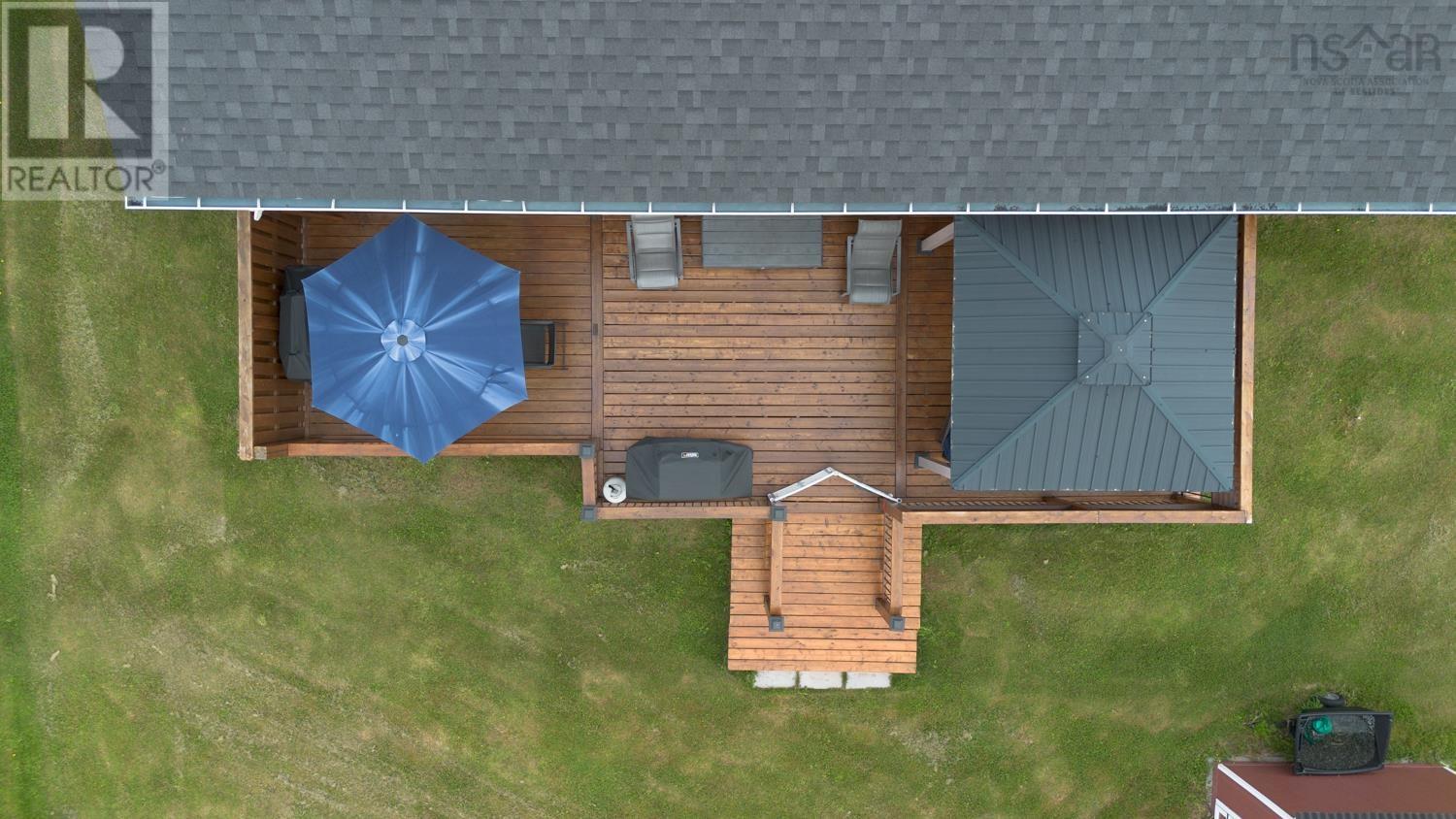 28 Ridge Avenue, Stewiacke, Nova Scotia  B0N 2J0 - Photo 2 - 202513221