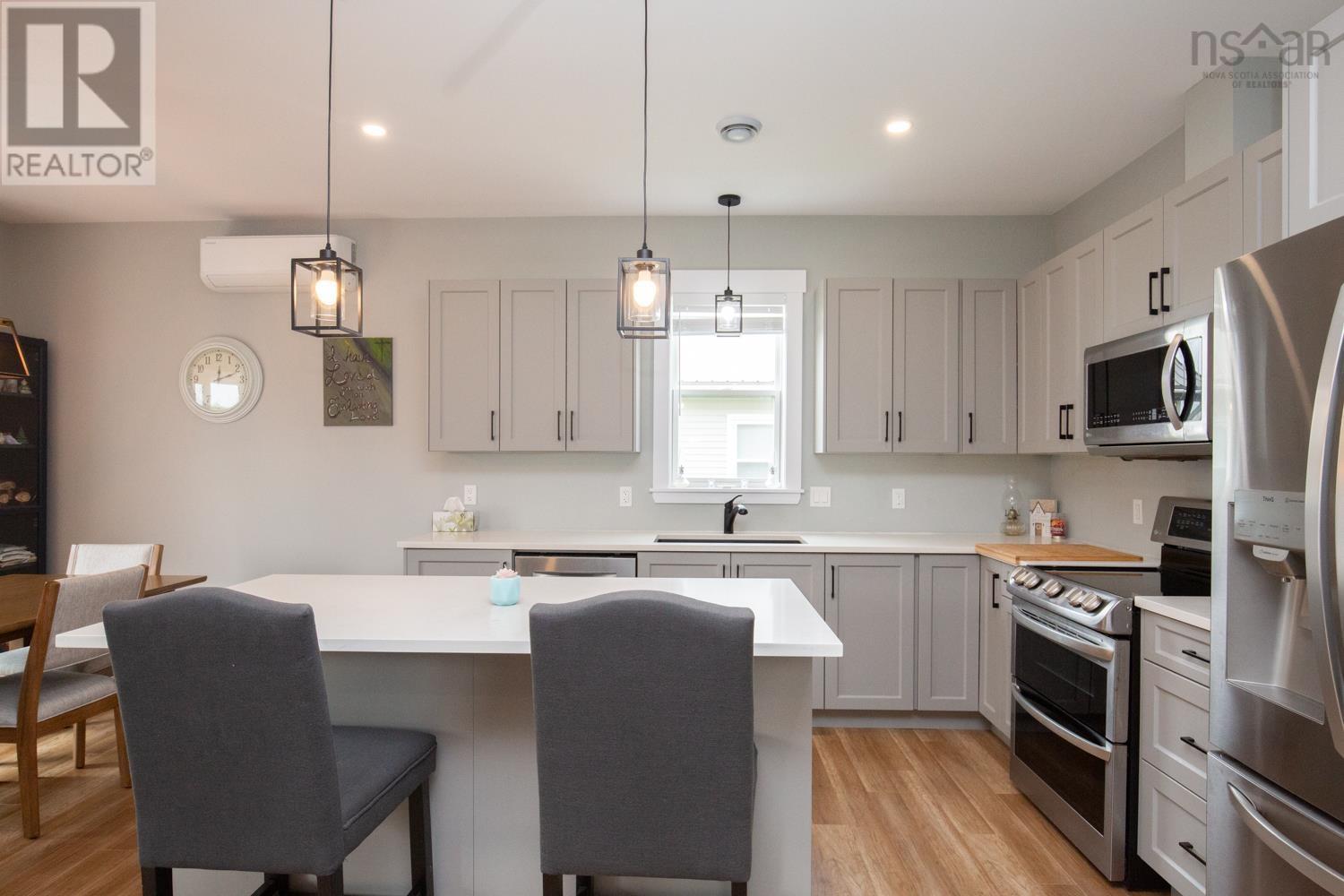 28 Ridge Avenue, Stewiacke, Nova Scotia  B0N 2J0 - Photo 5 - 202513221