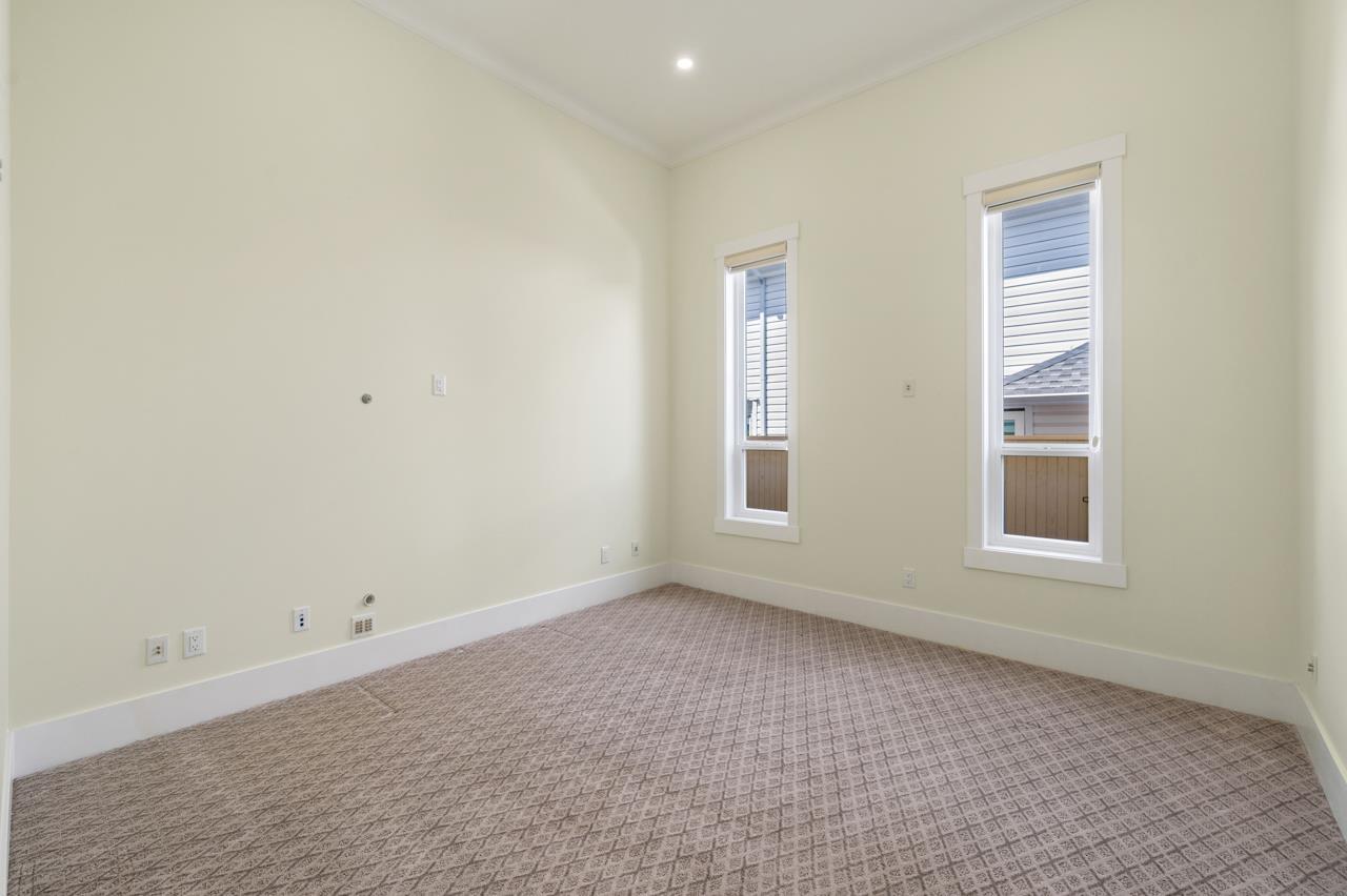 Property at 6711 123A STREET image 4