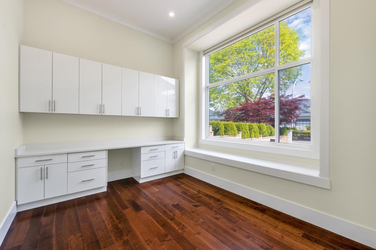 Property at 6711 123A STREET image 3