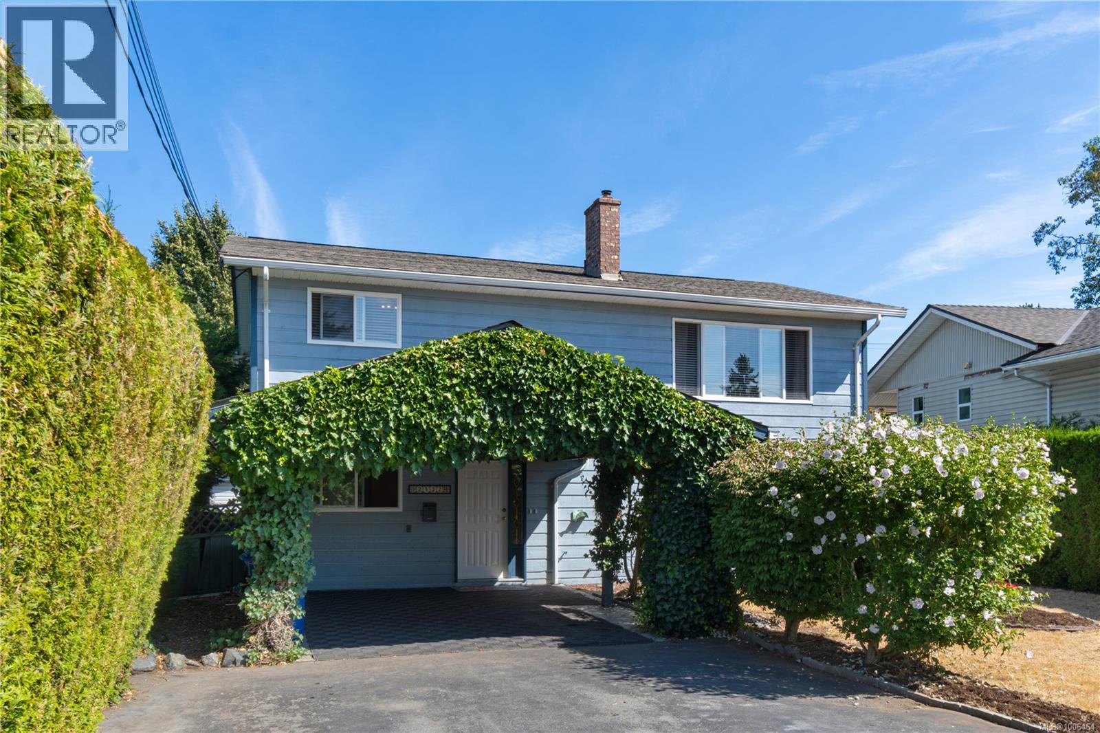 Property at 2132 Lark Cres image 1