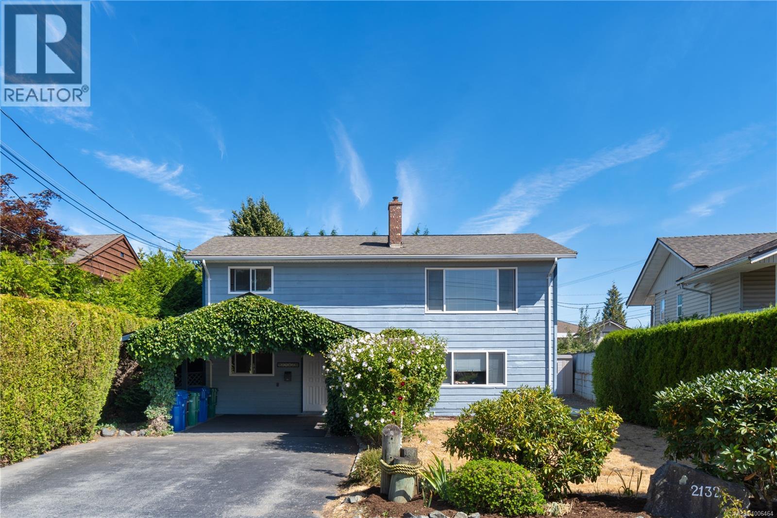 Property at 2132 Lark Cres image 2