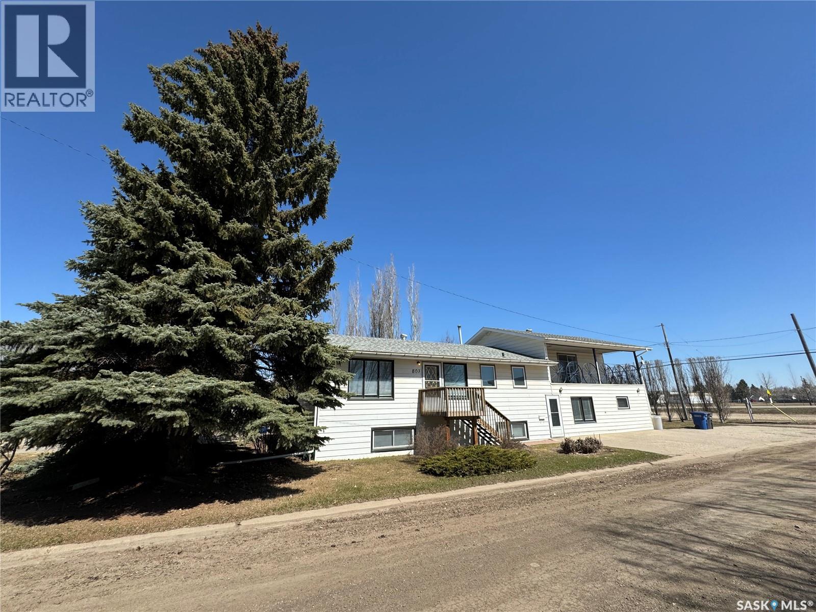 803 1st Street, Humboldt, Saskatchewan  S0K 2A0 - Photo 2 - SK014997